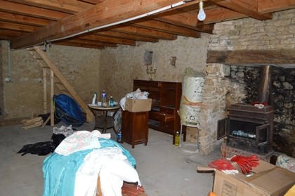Country property to renovate with land.. - 2