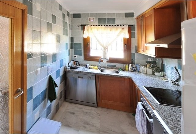 BEAUTIFUL TOWNHOUSE - 2
