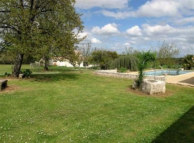 4 Bedrooms - House - Poitou-Charentes -.. - 2