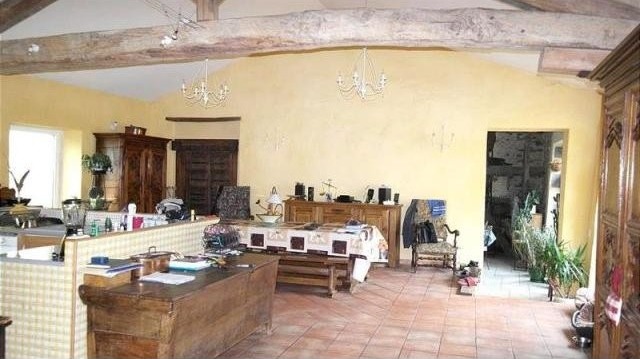 6 bedroom House For Sale: 63000.. - 2