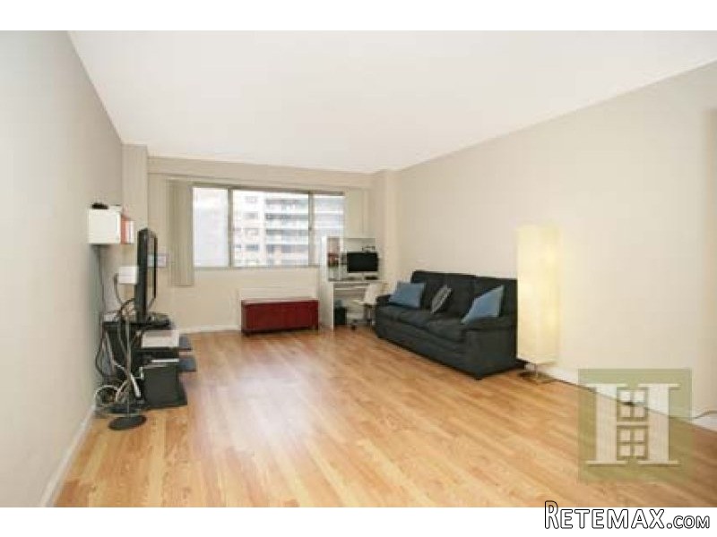 1 bedroom Apartment For Sale: 2621..