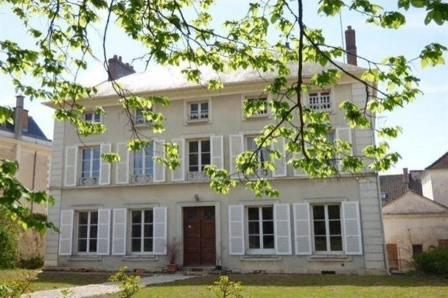 9 bedroom Character For Sale: 02400..