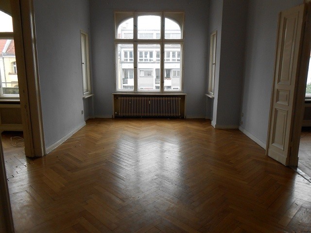 Fully Renovated and Vacant Apartment.. - 2