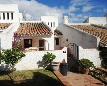 2 Bed Villa for sale in Mijas