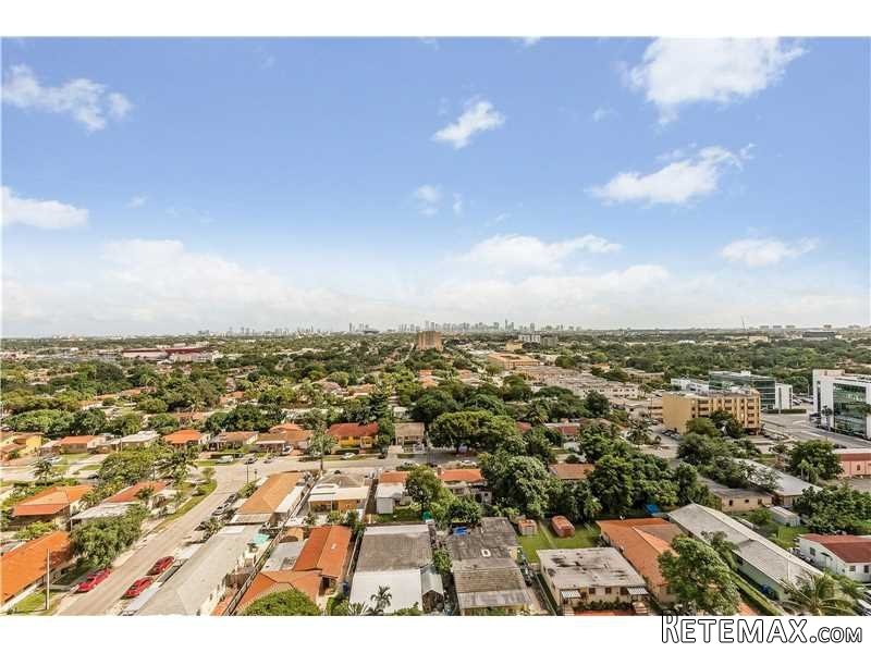 2 bedroom Flat For Sale: 117 NW 42nd..