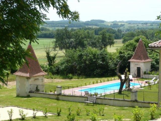 8 bedroom House For Sale: 16390 CHARENTE - 2