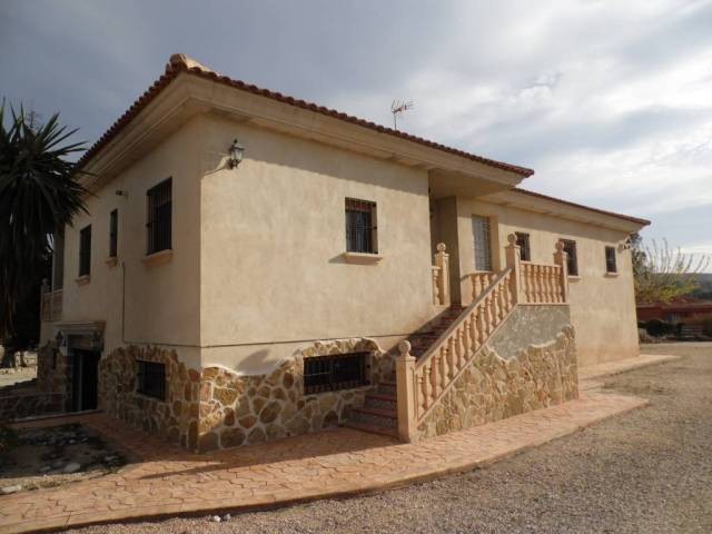 4 bed Luxury Country Villa - 2