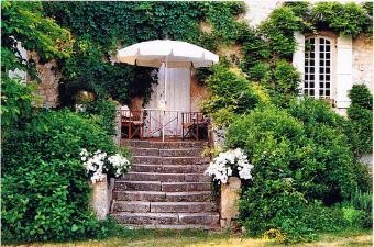 Out Of The Ordinary Property Nested In.. - 2