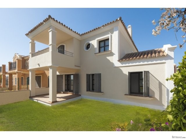 Luxury high-end home in a sought-after.. - 2