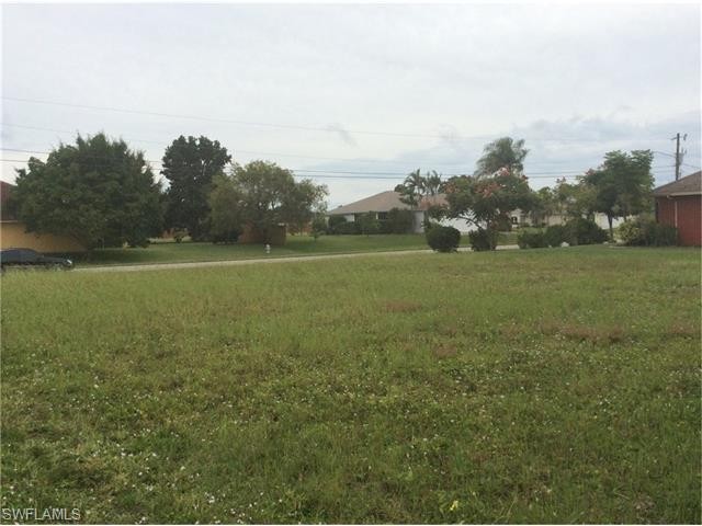 Land For Sale: Cape Coral, Florida