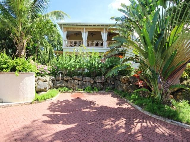 3 bedroom Property For Sale: Voyager..