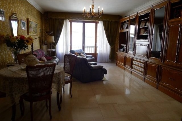 Beautiful House To Refresh, Spacious..