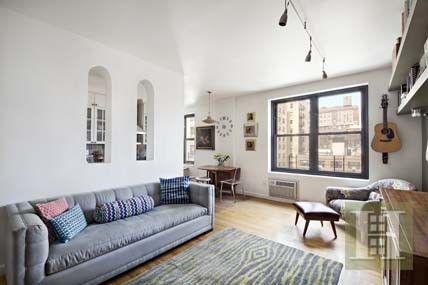 2 bedroom Apartment For Sale: 250 WEST..