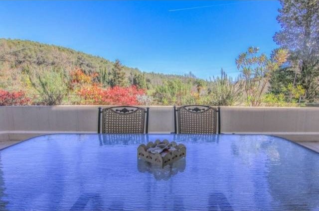 Ground floor 2 bed apartment Views over..