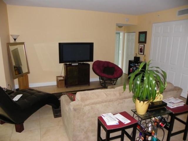 3 bedroom Flat For Sale: 140 S DIXIE HY.. - 2