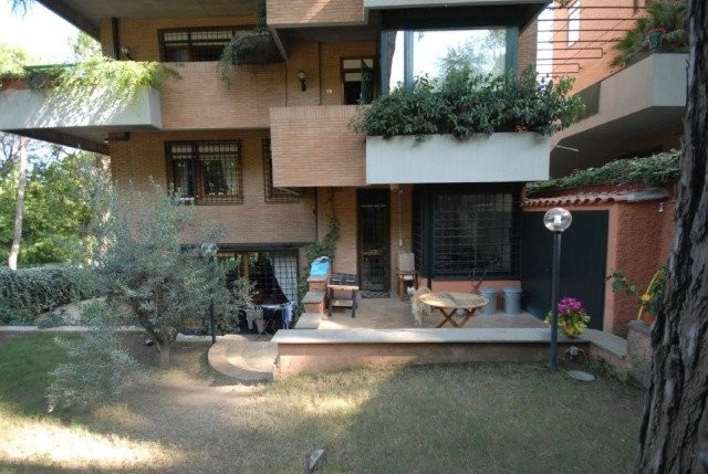 4 Bedrooms - Villa - For Sale