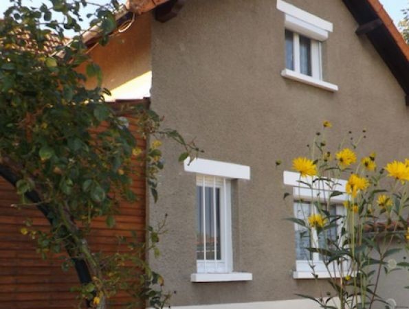 Nice House, Garage and Garden