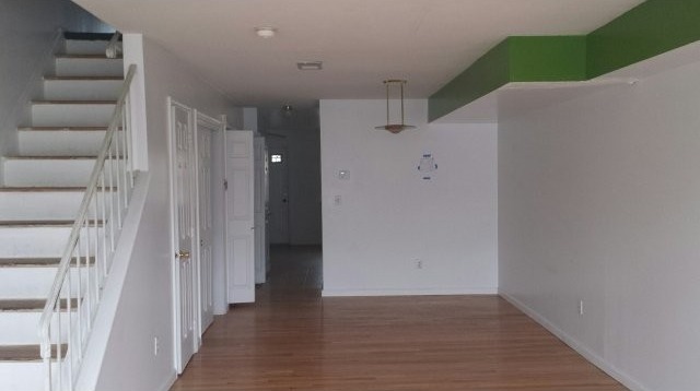 240 Pond Way Staten Island, NY, 10303.. - 2