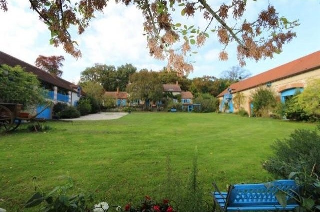 8 bedroom Character For Sale: 36210 DUN..