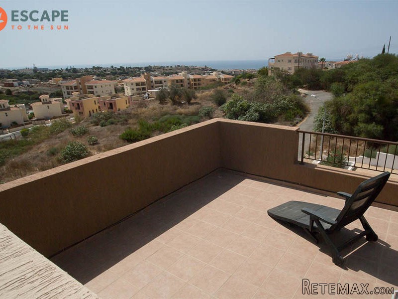 Luxury Townhouse In Melanos Heights 2..