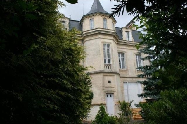 Castle For Sale: 17000 CHARENTE-MARITIME