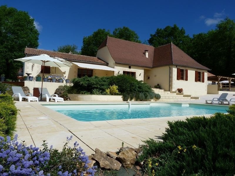 House with Guest Accommodation and Pool