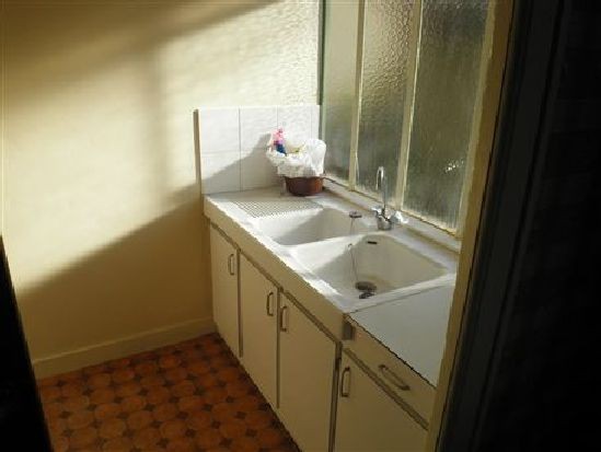 4 Bedrooms House to Improve - 2