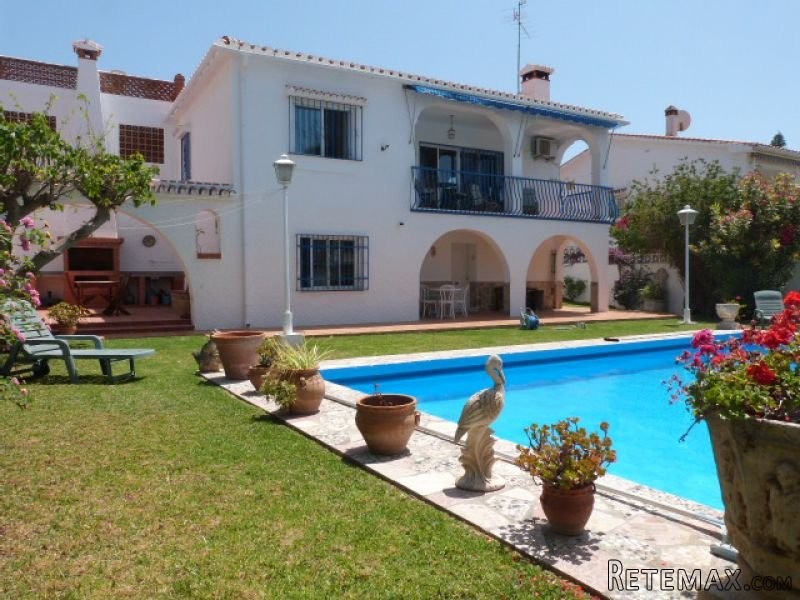 4 bedroom, 2 bathroom Villa, (build 200..