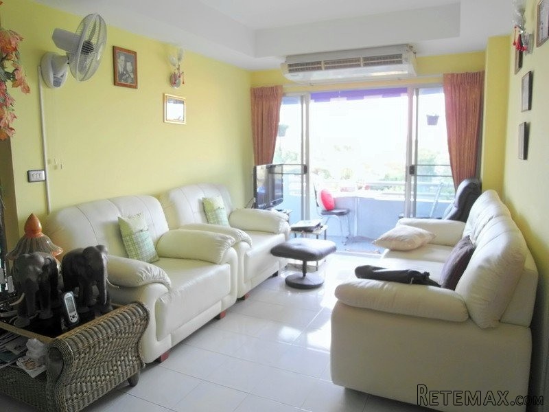 2 bedroom Na-Jomtien Condo close to the.. - 2