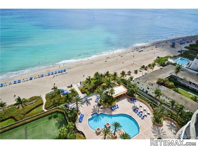 2 bedroom Flat For Sale: 17555 Collins..