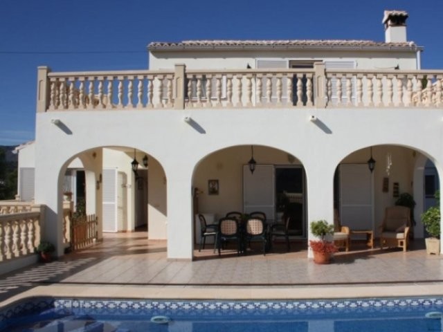 4 Bedrooms - Villa - Alicante - For Sale