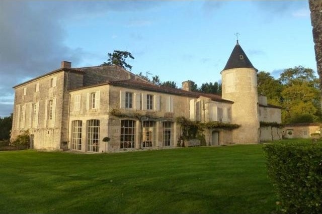 21 bedroom Castle For Sale: 17100..