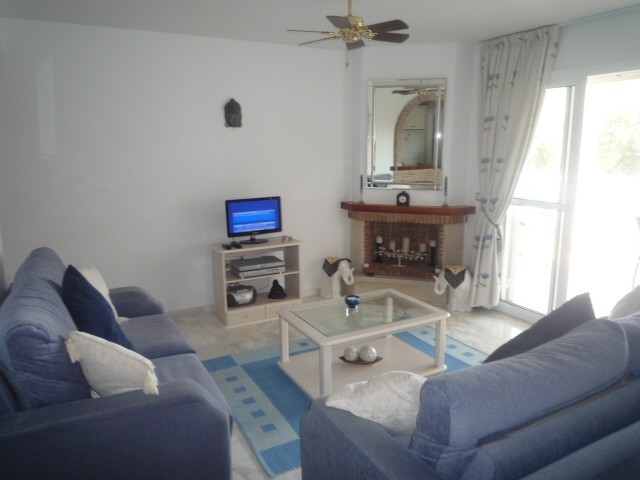 Apartment - Lovely 1st floor apartment.. - 2