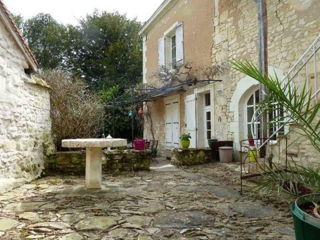 4 bedroom Character For Sale: 86100.. - 2