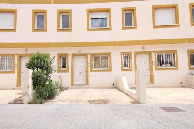 3 Bedroom semi detached house with.. - 2