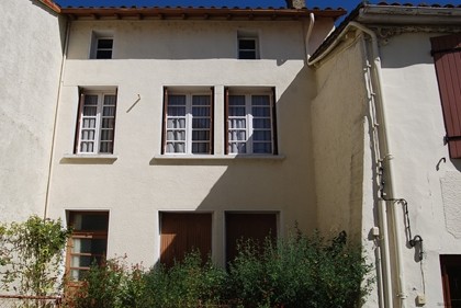 Lovely Ruffec townhouse