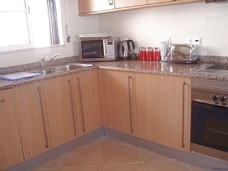 TOP FLOOR 2 BED APARTMENT ON TOURISTIC.. - 2