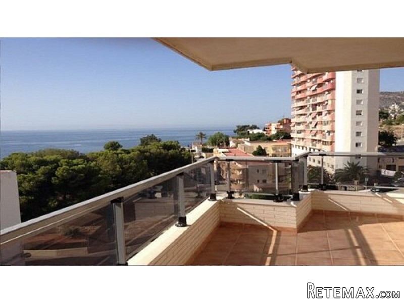 * STUNNING SEA VIEWS- 3 BED APART