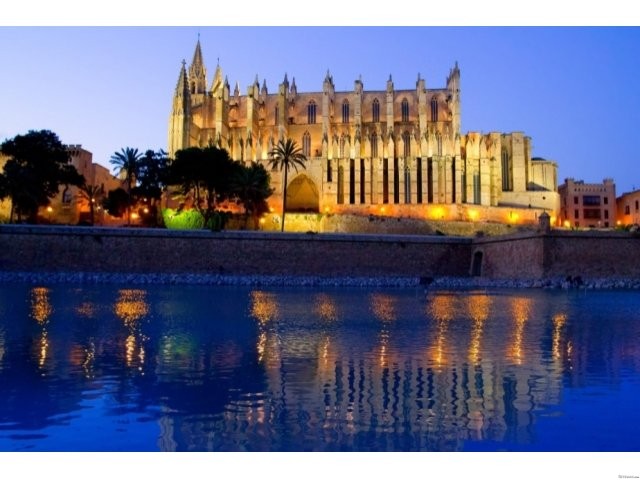 Luxurious seafront apartments in Palma
