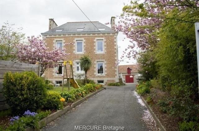 9 bedroom House For Sale: 22500 PAIMPOL