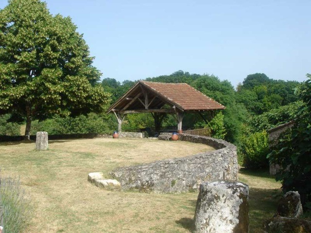 Large Country House In 2 Acres - 2