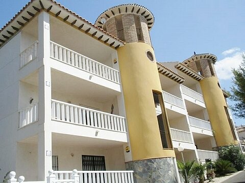 1ST FLOOR APARTMENT CLOSE TO GOLF