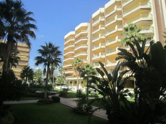 APARTMENT FOR SALE IN FUENGIROLA