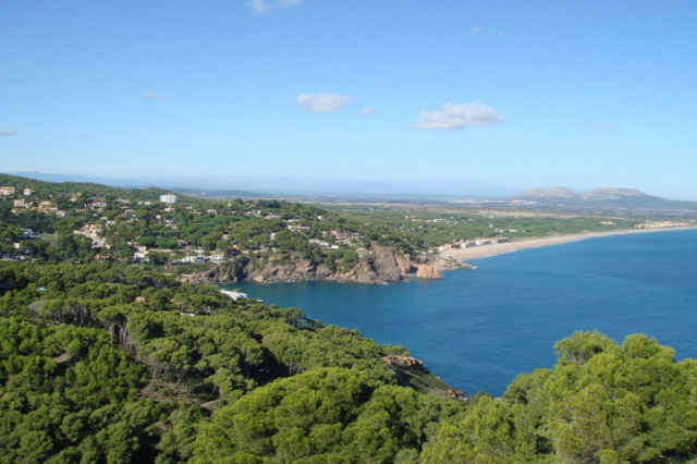 Exlusive plot with panoramic views for.. - 2
