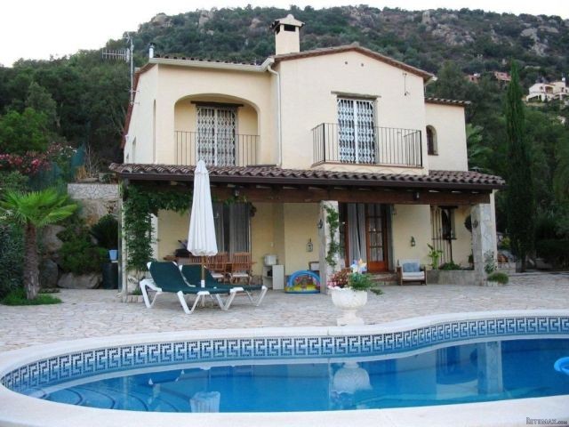 3 Bedrooms - Villa - Girona - For Sale
