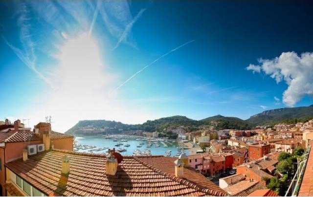 3 Bedrooms - Attic - For Sale