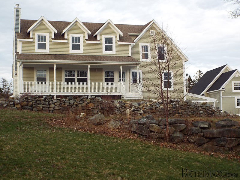 4 bedroom House For Sale: 8981 Highway..