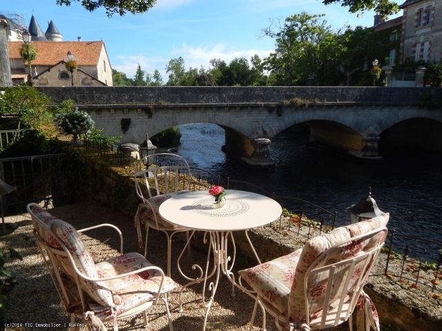 Exceptional four bedroom property - 2
