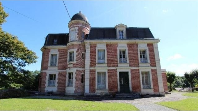 9 bedroom House For Sale: 87000 LIMOGES - 2