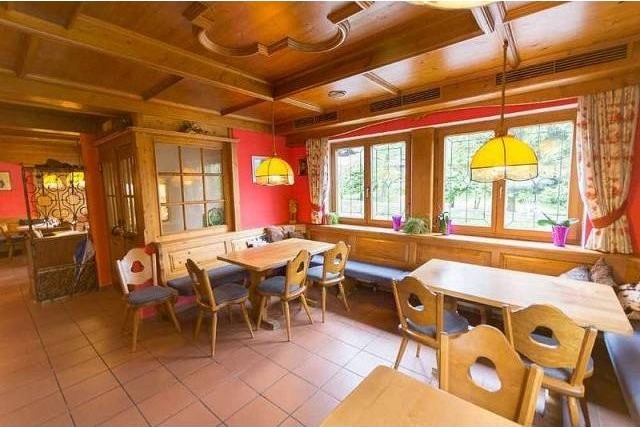 Well-run guest house with separate.. - 2